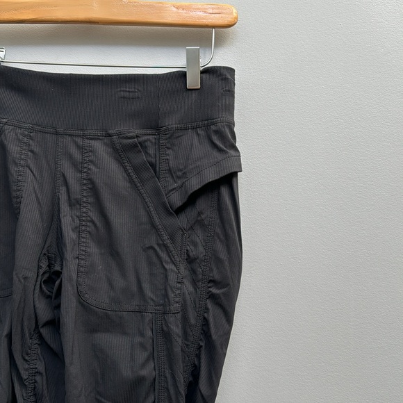 Lululemon Black Quick Step (Unlined) Pants Size 4 - Picture 5 of 10